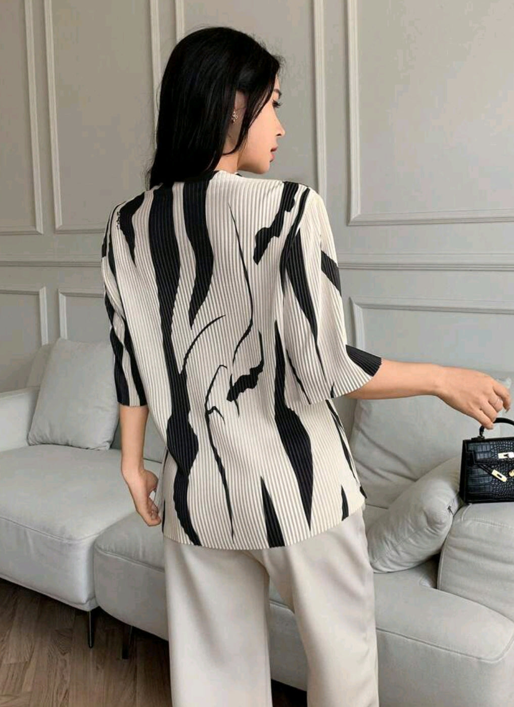 Asymmetrical Print Stand Collar Pleated Slim Fit Women's Short Sleeve T-Shirt  101924