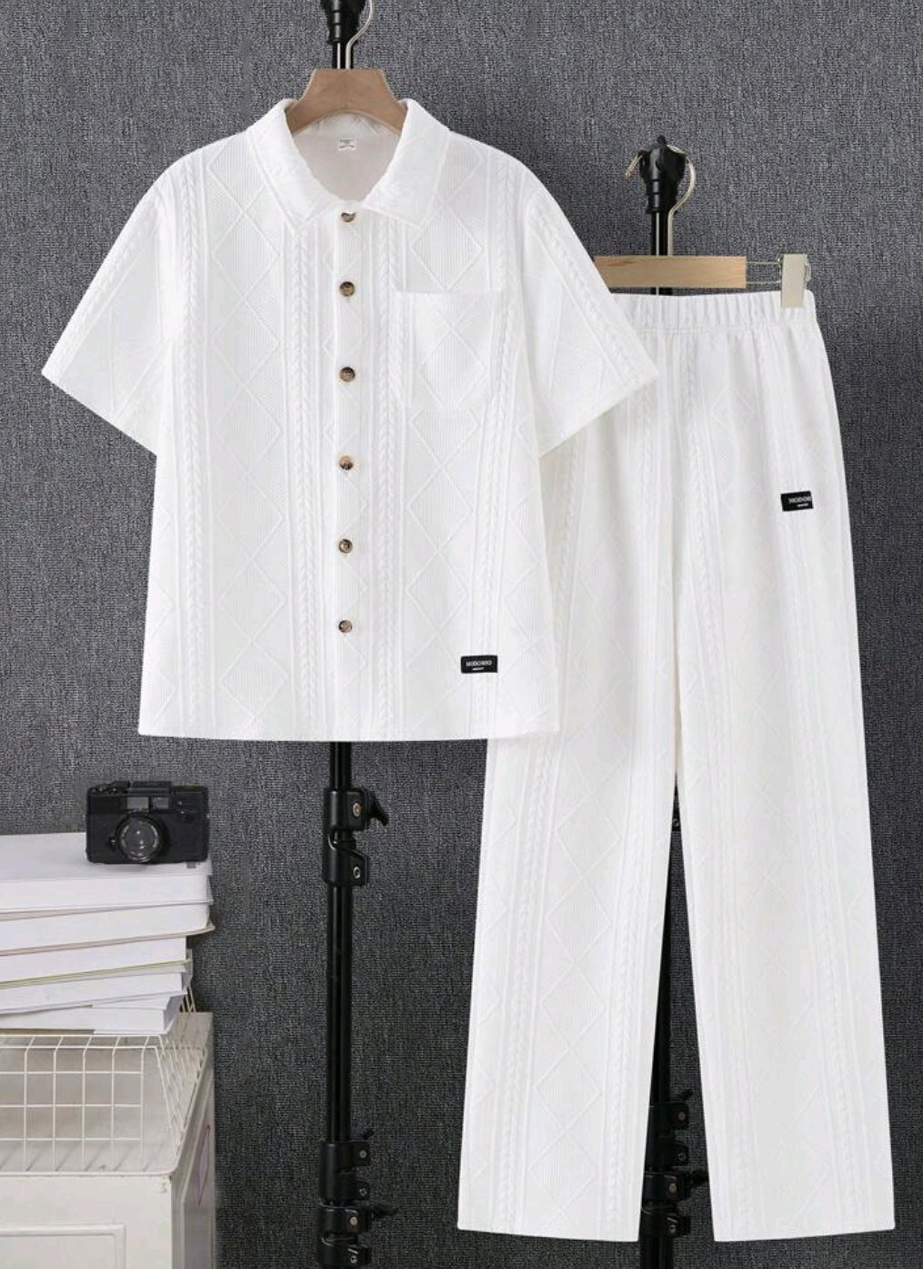 SHEIN 2pcs Set Teenboy's Knit Jacquard Loose Raglan Collar Shorts & Tee Outfit Set, B6050