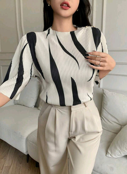 Asymmetrical Print Stand Collar Pleated Slim Fit Women's Short Sleeve T-Shirt  101924