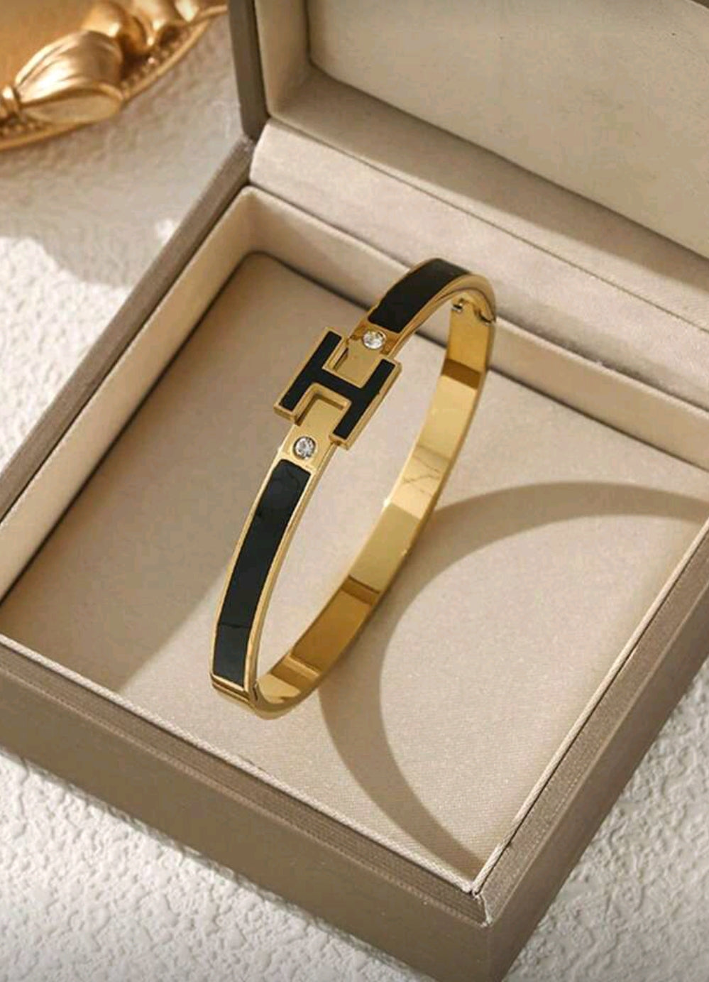 Black Enamel Letter Bangle Bracelet, Stainless Steel Clasp, European And American Style