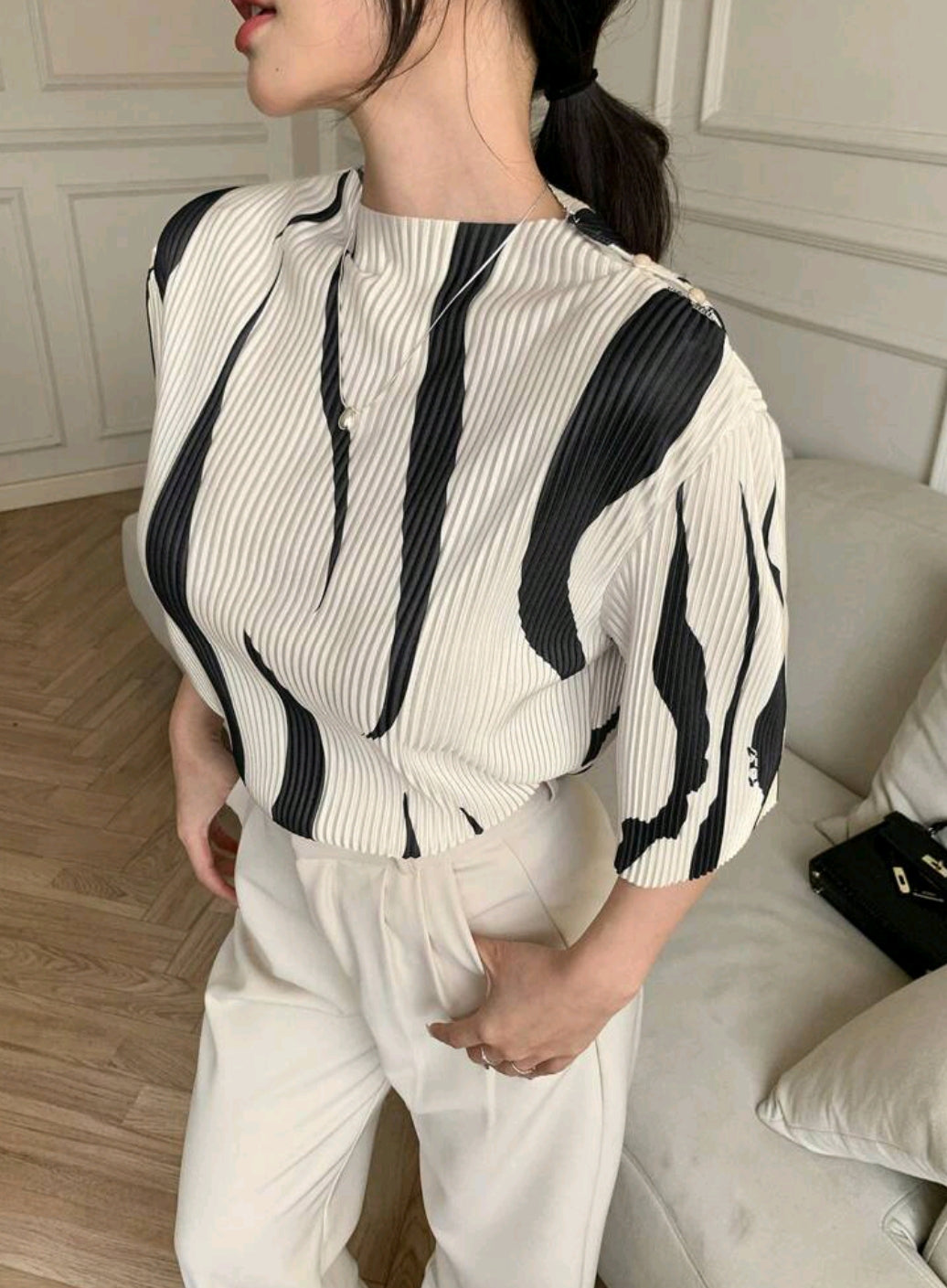 Asymmetrical Print Stand Collar Pleated Slim Fit Women's Short Sleeve T-Shirt  101924