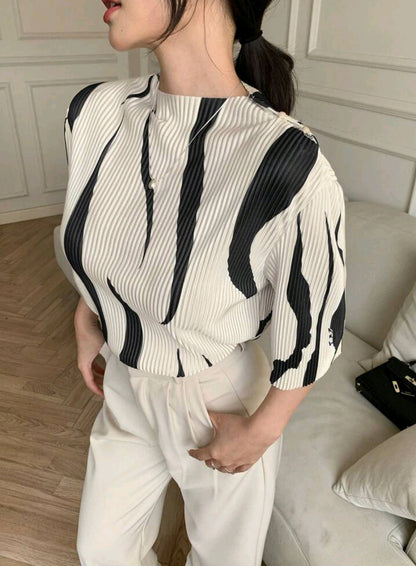 Asymmetrical Print Stand Collar Pleated Slim Fit Women's Short Sleeve T-Shirt  101924